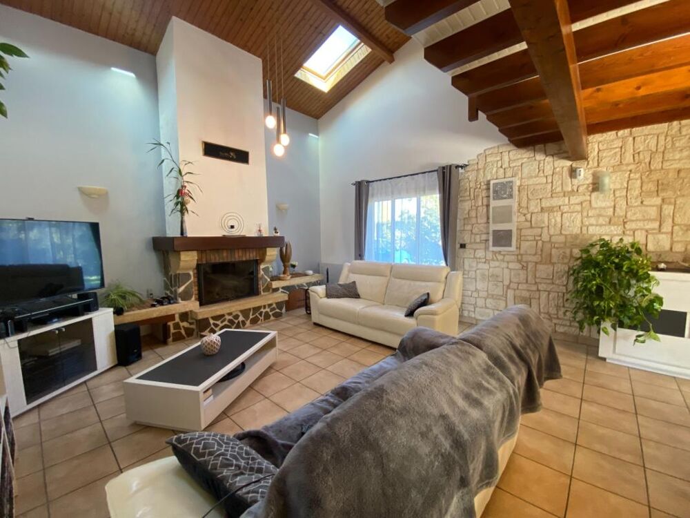Maison familiale, jardin et piscine 33320 LE TAILLAN MEDOC