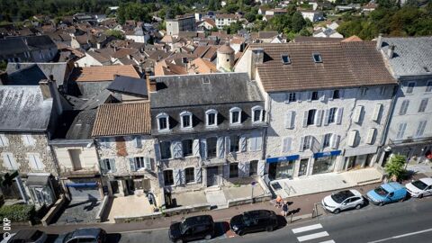   VENTE d'un IMMEUBLE en pierre - Souillac  -Trs beau potentiel 