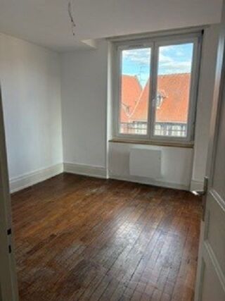  Appartement à louer 2 pièces 65 m²