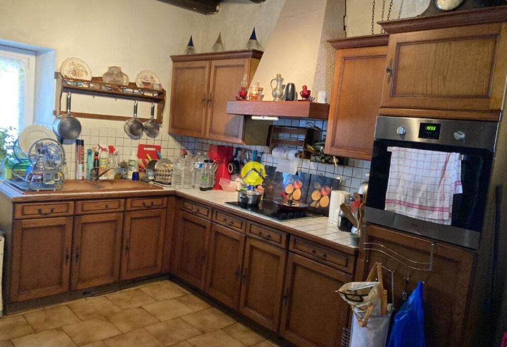 MAISON DE 7 PIECES 10 MN BLET