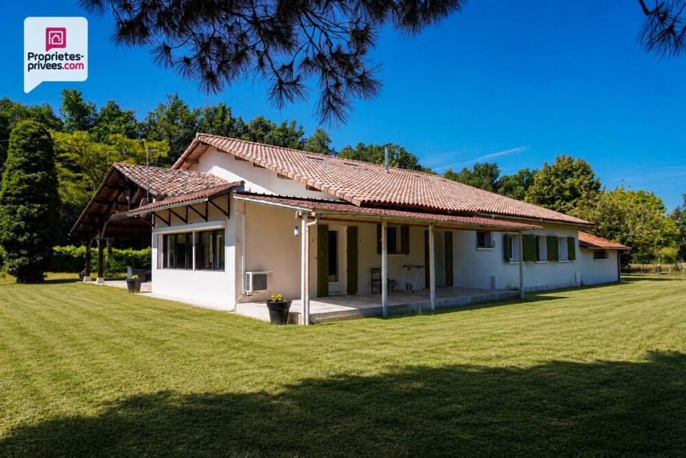 Propriété en pierre 290 m² avec gîte, dépendances, piscine et 4 ha