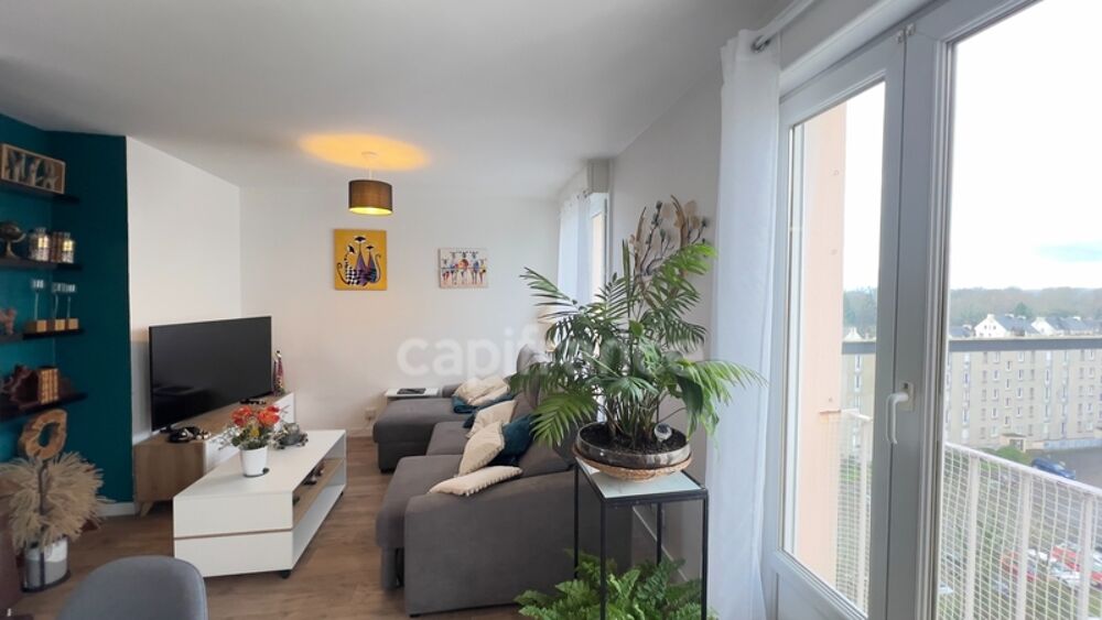 QUIMPER-Sud, rue du Léon (Quartier Prat-Maria), appartement de type T5 modifié en T4 de plus de 83 m² habitable, situé au 7ème é