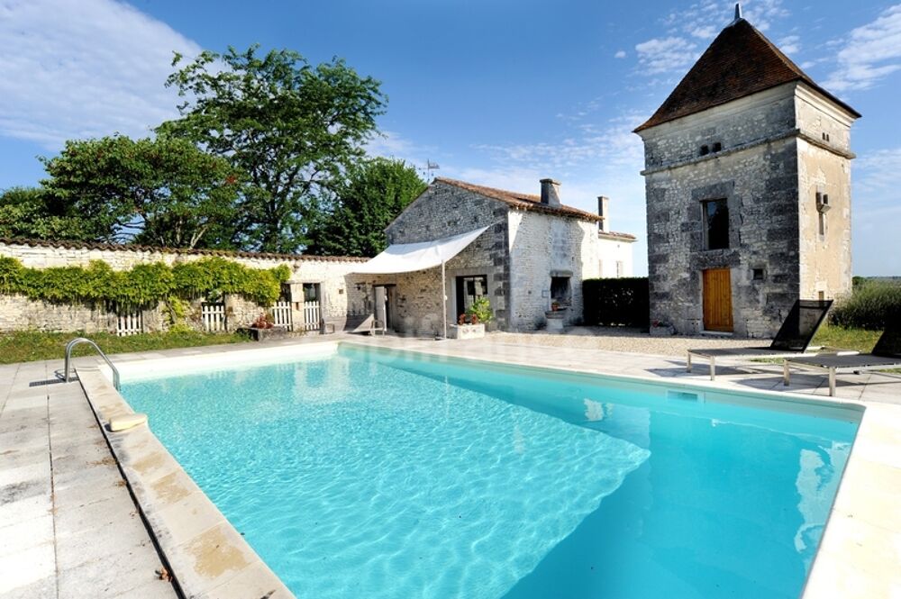 à vendre  Propriété/château Cognac (16100)