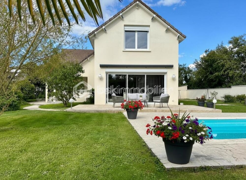 Maison 8 pièces 5 chambres de 205m² à VILLEBLEVIN (89340)