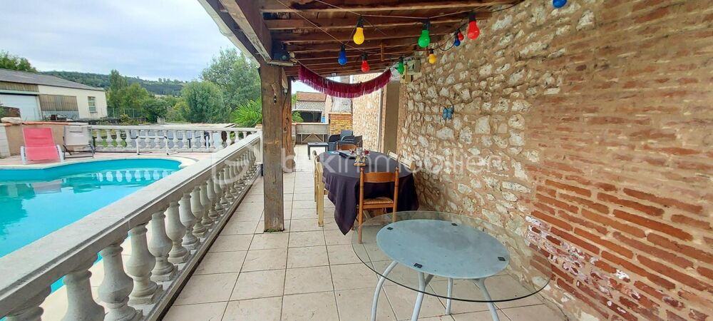 grande maison avec piscine à découvrir