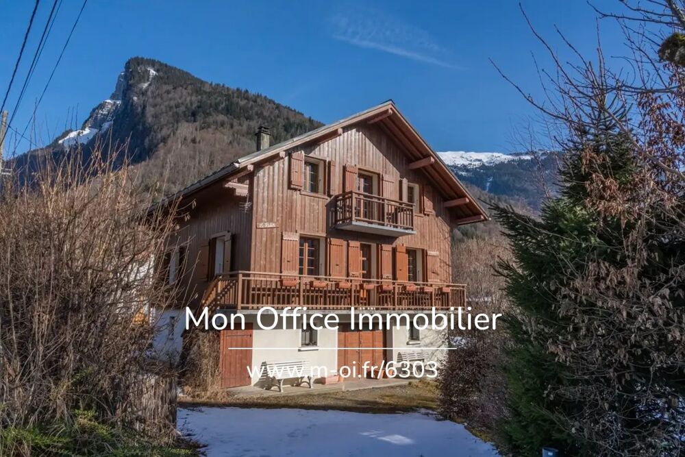 Référence : 6303-TCA - Chalet familial 8 pièces - Proche centre village - Fort potentiel - Sous-sol complet à Samoëns (74330)