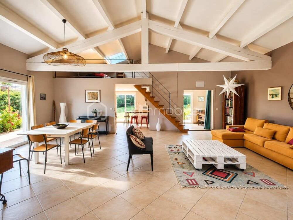 Villa darchitecte au coeur de la nature avec vue sur les montagnes