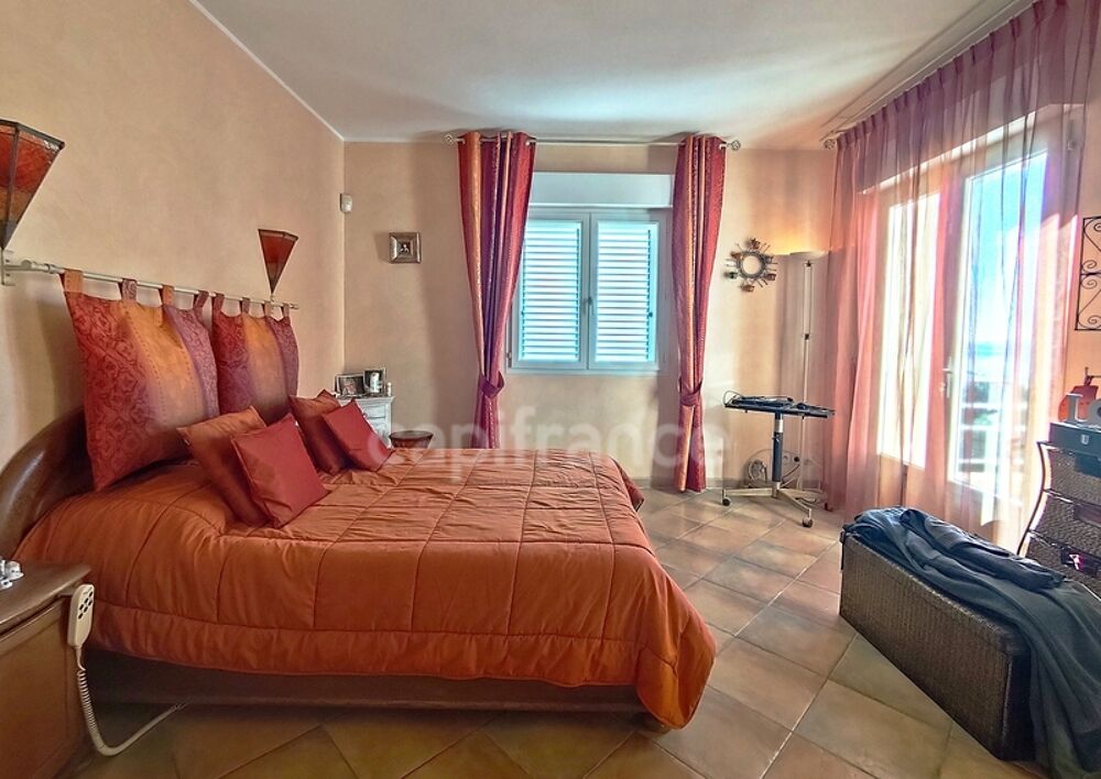 ERBALUNGA VILLA 120 m² PISCINE VUE MER EN NUE PROPRIETE OCCUPEE ( Investissement)