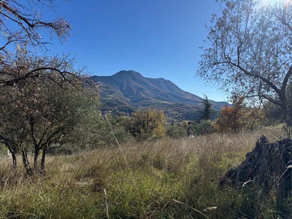 Vente Terrain Terrain constructible de 633 m² à vendre à Digne-les-Bains, secteur Les Adrechs de Saint-Véran Digne les bains