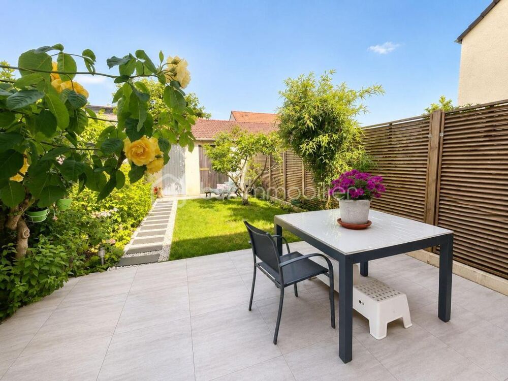 Maison 4 pièces avec jardin et 2 garages