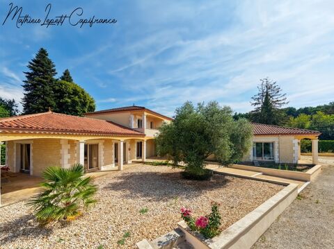   À vendre Maison T9 familiale contemporaine de 313 m² – Construction traditionnelle de 2011 – 7 chambres – Terrain clos de 2 874 Maison - 9 pièce(s) - 315 m²