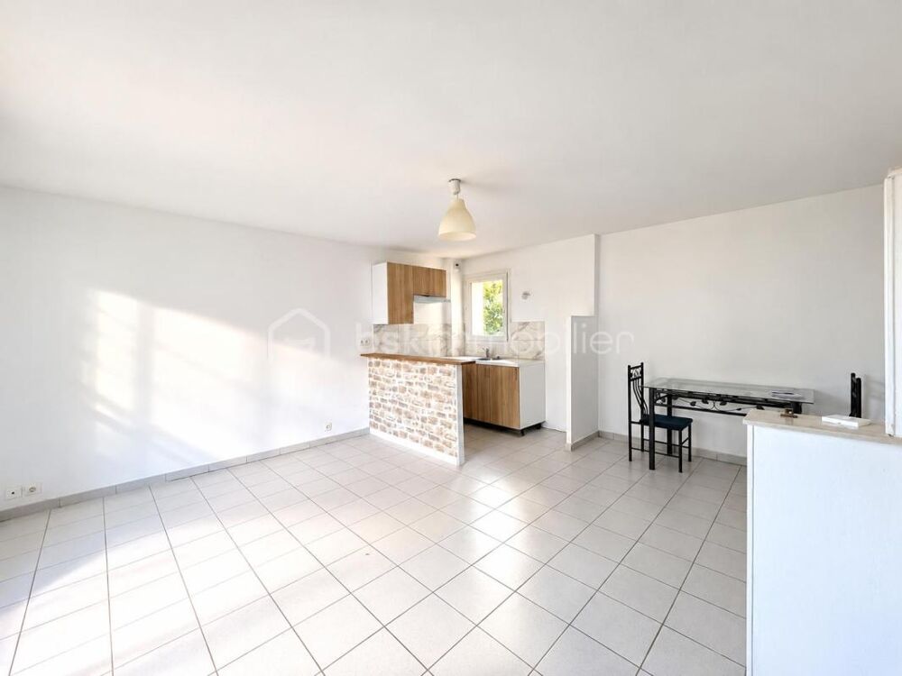 APPARTEMENT 2 PIECES A SAISIR A LIVRY GARGAN!