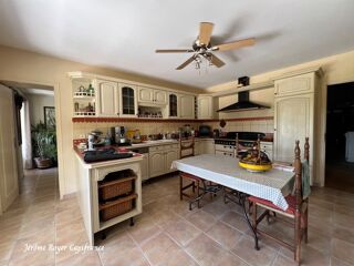  Propriété/château à vendre 7 pièces 305 m²