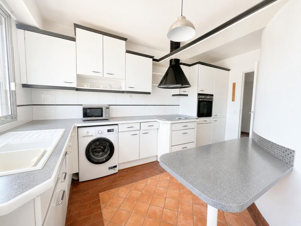 Appartement 3 pièces 78 m² - 2 Chambres - Cave - Garage - Parc - Piscine - Tennis - Tram Ligne 5 - Proximité Parc Montcalm