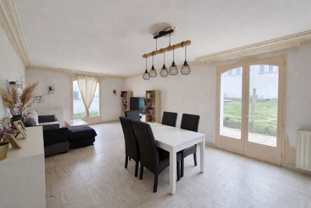 ? À VENDRE  Maison à rénover en centre-bourg de Méral (53)