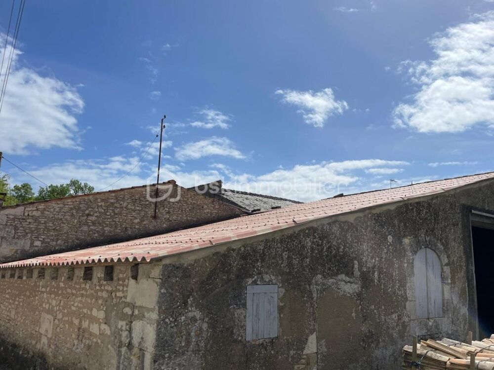 Vente Maison Ensemble immobilier à rénover – Maison + 2 chais 300 m² – Fort potentiel – Saint-Fort-sur-Gironde Saint fort sur gironde