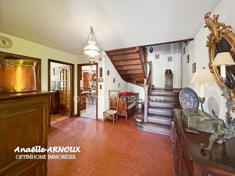 Vente Villa Villa provençale authentique avec grand terrain dont une partie boisée, piscine, terrasse et garage Gap