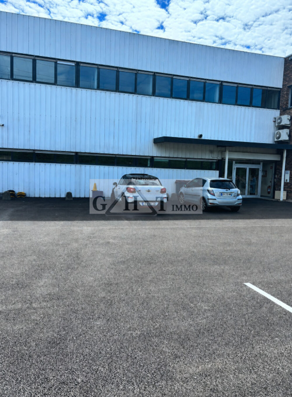   À vendre Entrepôt & bureaux 1900m²- PALAISEAU 