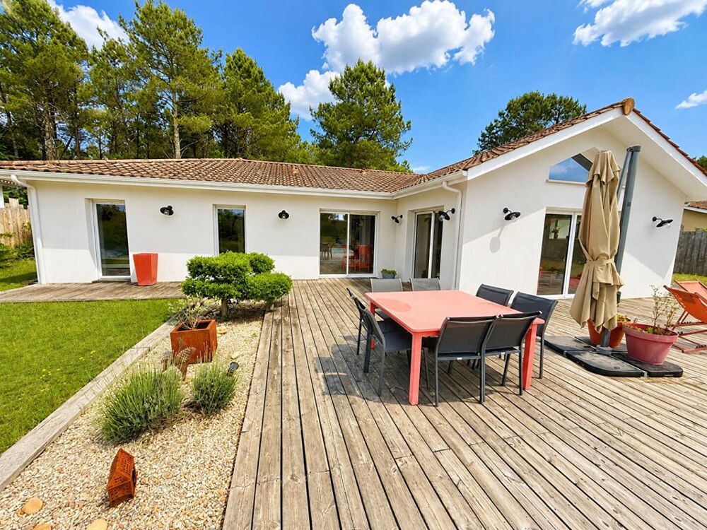 Maison Salles 7 pièces 4 chambres, 1 bureau, garage et piscine 152 m2