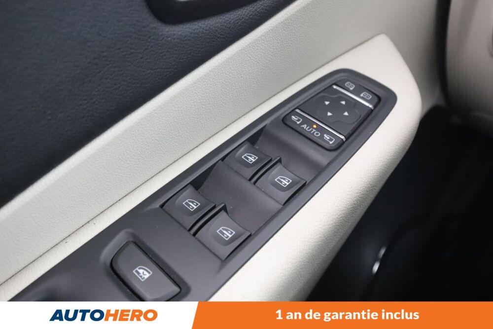 Captur 1.2 TCe Energy Initiale Paris 120 ch 2017 occasion 92130 Issy-les-Moulineaux