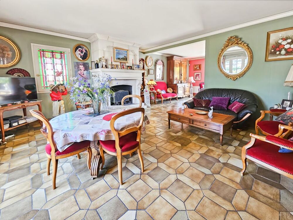 Vente Maison Maison familiale avec un parc arboré de plus de 4 000 m² à seulement 3 km du centre historique d'Angers Angers