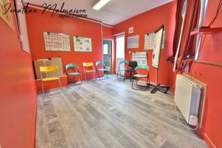  Immeuble à vendre 15 + pièces 300 m²