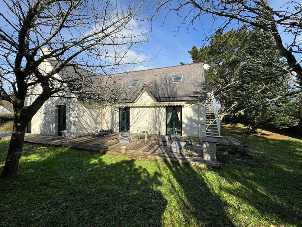 GUERANDE DANS UN VILLAGE PROCHE LA BAULE MAISON DE PLAIN PIED DE 150 m2 SUR UNE PARCELLE DE 1100m2