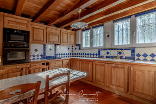  Propriété/château à vendre 7 pièces 251 m²
