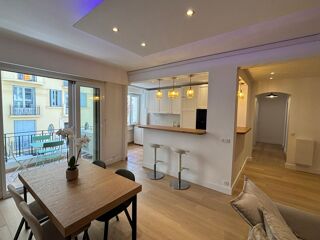  Appartement à louer 3 pièces 80 m²