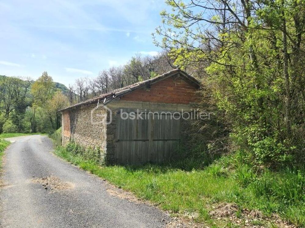 Vente Terrain Grange de 50 m² et 1,5 hectares de terrain Cornus