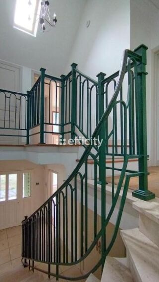  Propriété/château à vendre 8 pièces 176 m²