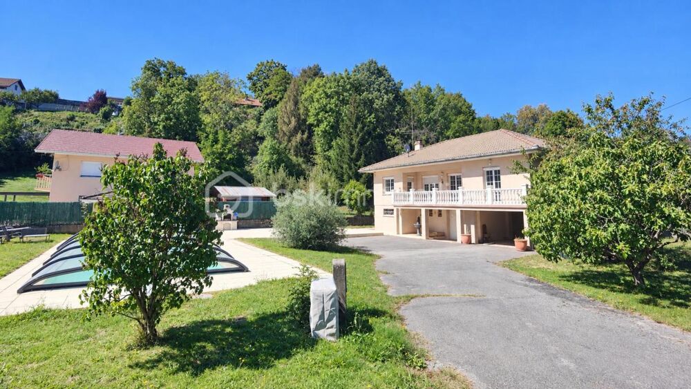 Maison avec piscine  143m2 habitables  Terrain de 1 600 m²  Cranves-Sales