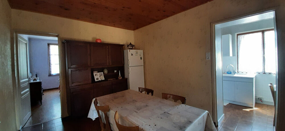 Vente Maison GRANDE MAISON FAMILIALE AVEC 4 CHAMBRES, DEPENDANCES ET TERRAIN Gueugnon