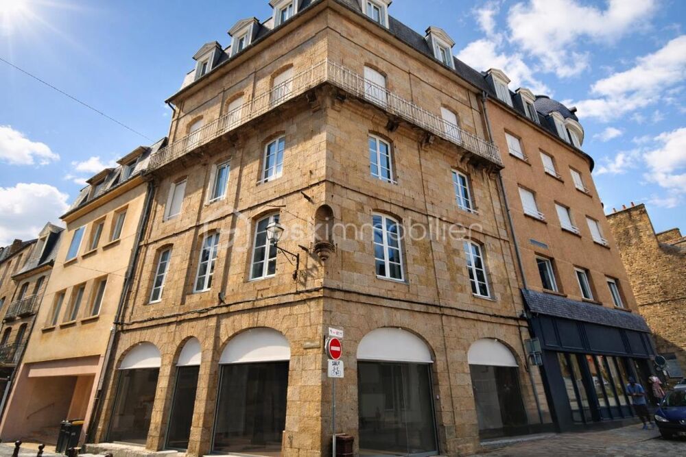   A vendre Murs commerciaux à Fougères - Haute Ville - Emplacement premium 