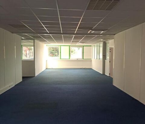   LABÈGE -  BUREAUX & STOCKAGE (296 m²) 