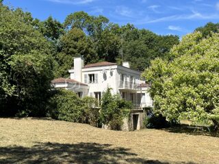  Maison � vendre 9 pi�ces 220 m�