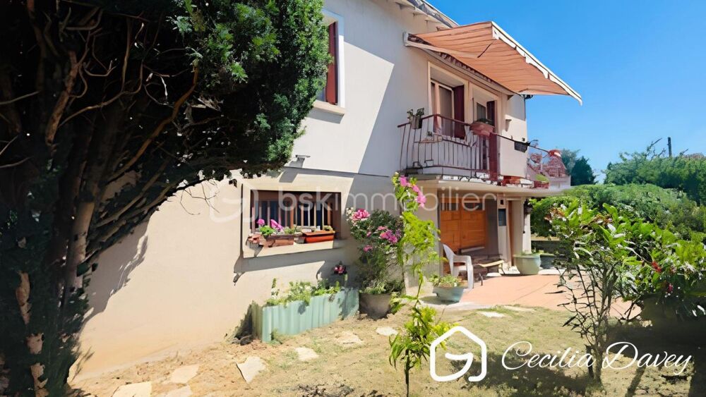 *** Nouveauté : Maison idéalement située en plein coeur de ville avec jardin et double garage***