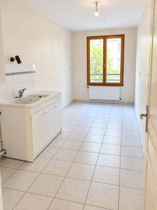  Appartement à louer 3 pièces 70 m²
