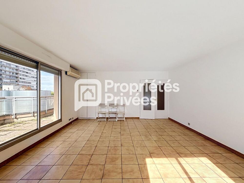 Nanterre - Spacieux 3 pièces de 84 m² - Dernier étage - Terrasse de 22 m² - Box