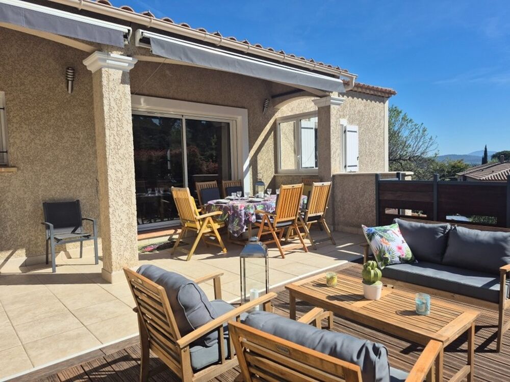 EXLCLUSIVITE-PRESTIGE. Solliès-Ville-Maison provençale avec deux logements distincts, fort potentiel, vue dégagée- 575 000 €
