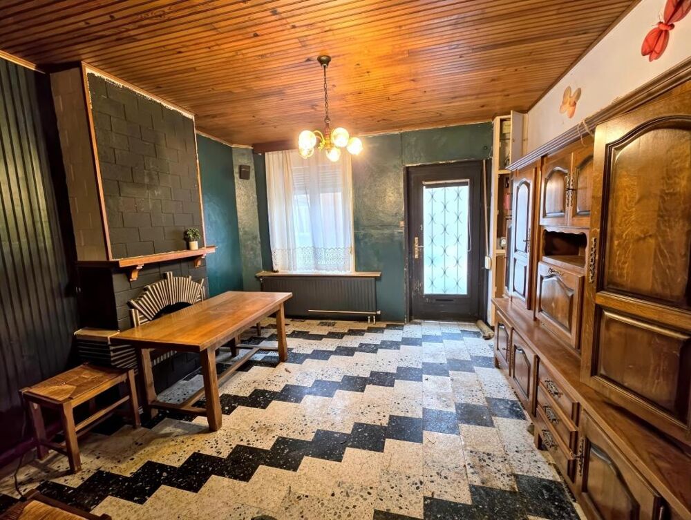Vente Maison HIRSON (02) - ? Maison 2 chambres avec cour et remise. Idéal investisseurs ! Hirson