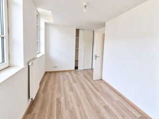  Appartement à louer 2 pièces 45 m²