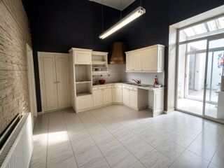  Maison à vendre 15 + pièces 600 m²