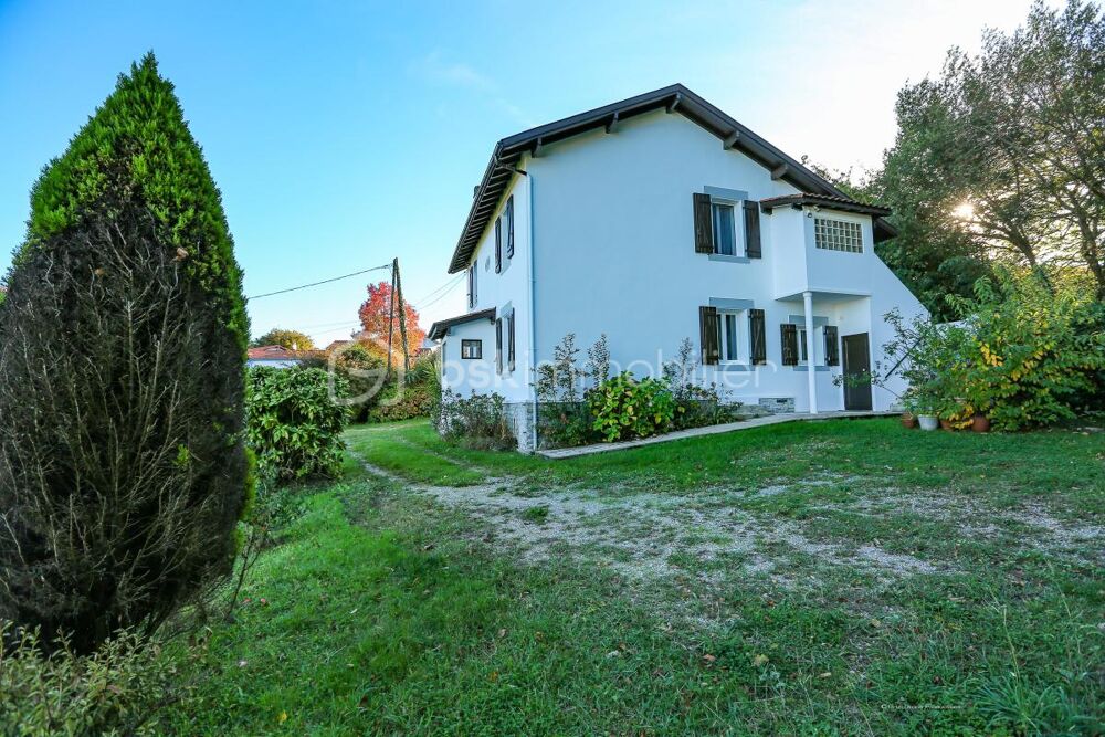 ANGLET  Maison de 181 m2 composée de 2 appartements