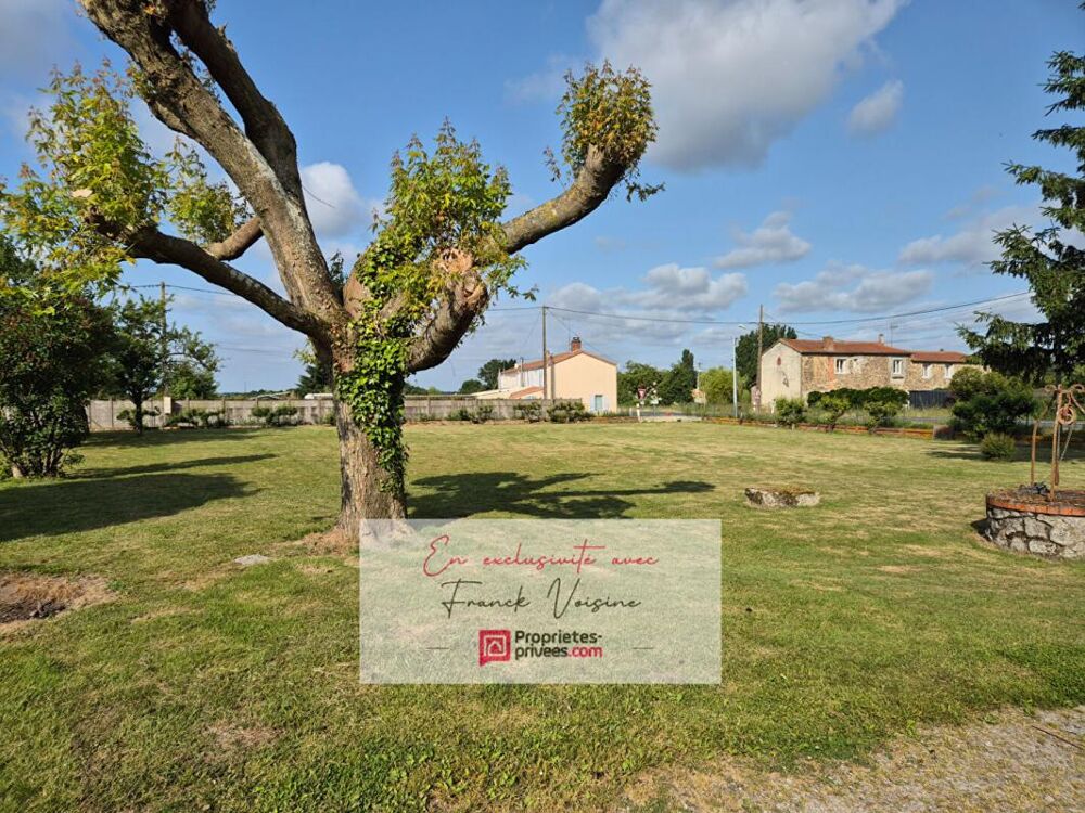 Vente Maison A VENDRE en Exclusivité à Vendrennes, maison de 88 m2 env avec 3 chambres sur une parcelle de 2186 m2 env Vendrennes