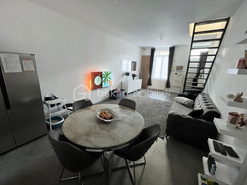 EXCLUSIVITÉ, Maison de 95 m2 (5 pièces) avec cour et jardin de 67 m2 en jouissance (appartenant à la mairie)
