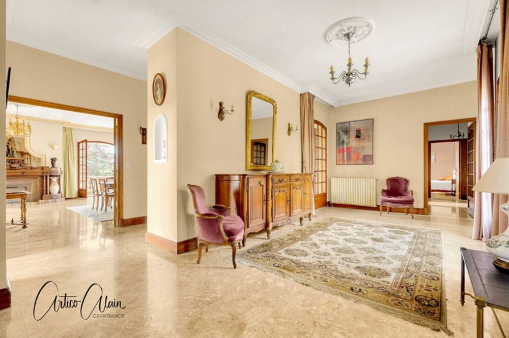 maison de caractère de 283 m² avec dépendances et fort potentiel sur plus de 9 000 m² de terrain