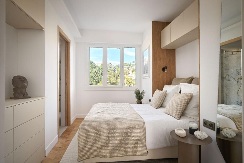 Palm Beach Pied-dans-l'eau : Appartement d'Élégance avec Vue Mer Panoramique