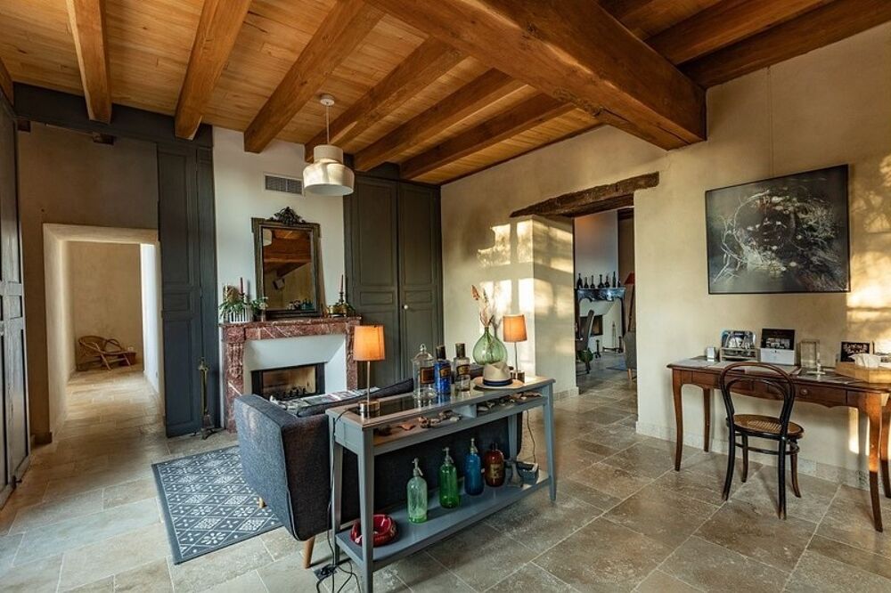 Dpt (32) : ELEGANT CHATEAU XIX, sans travaux, bases médievales avec douves, piscine, sur 9100m2 jardin clos