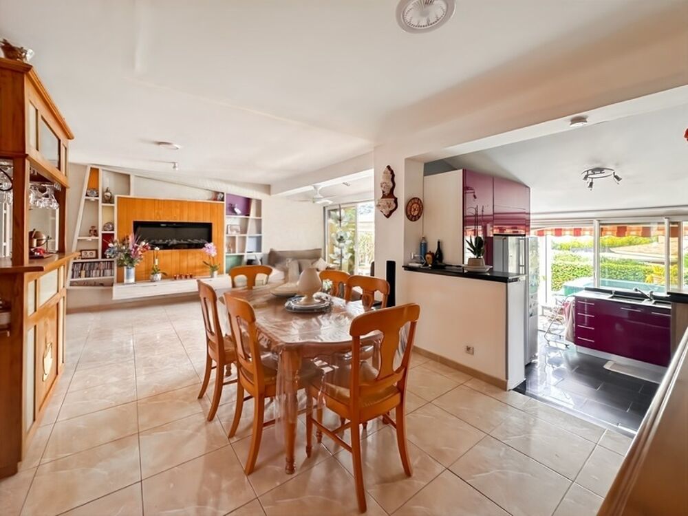 A vendre CARGESE - proche de la plage - Maison de 2 chambres et 1 bureau - Jacuzzi